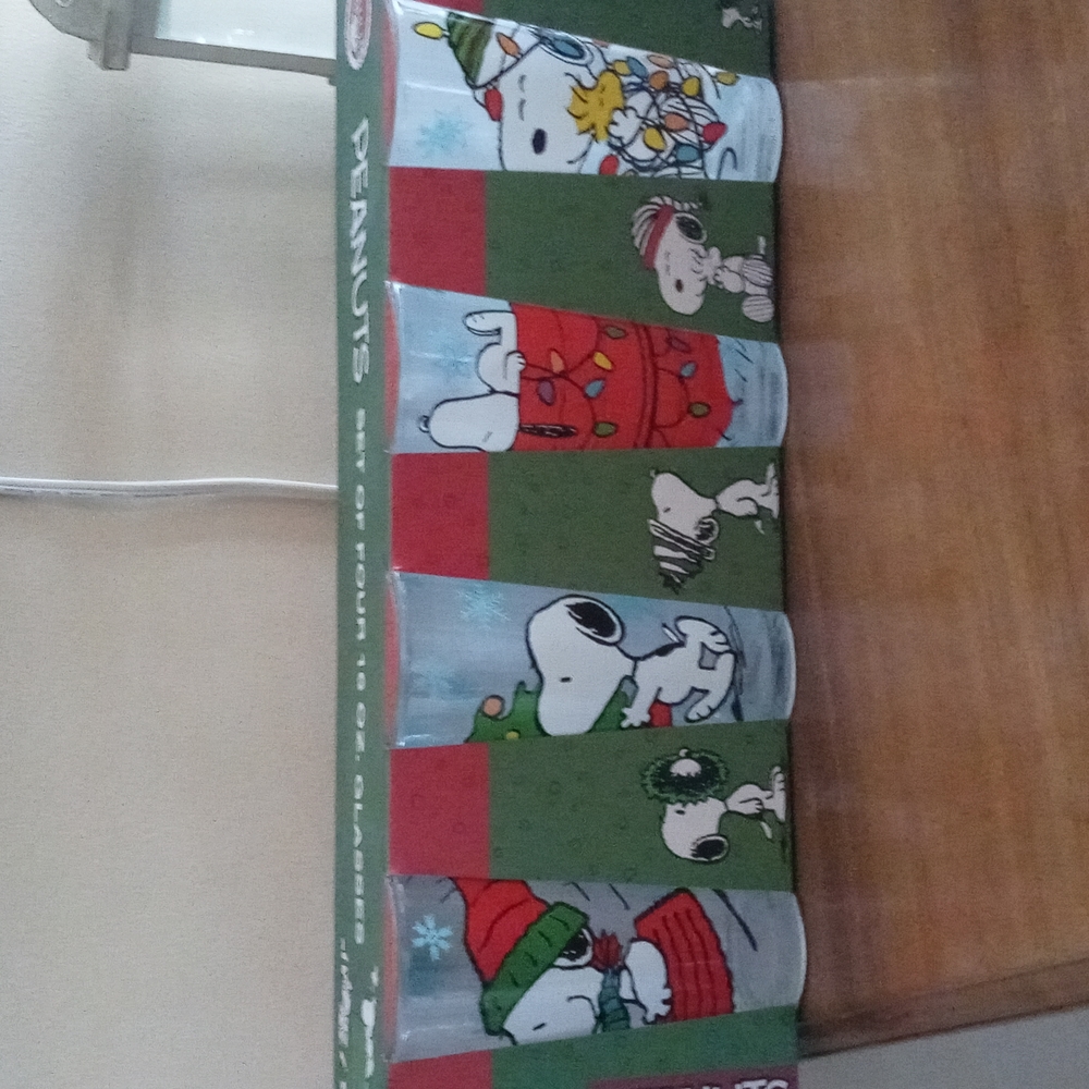 Snoopy Christmas glass